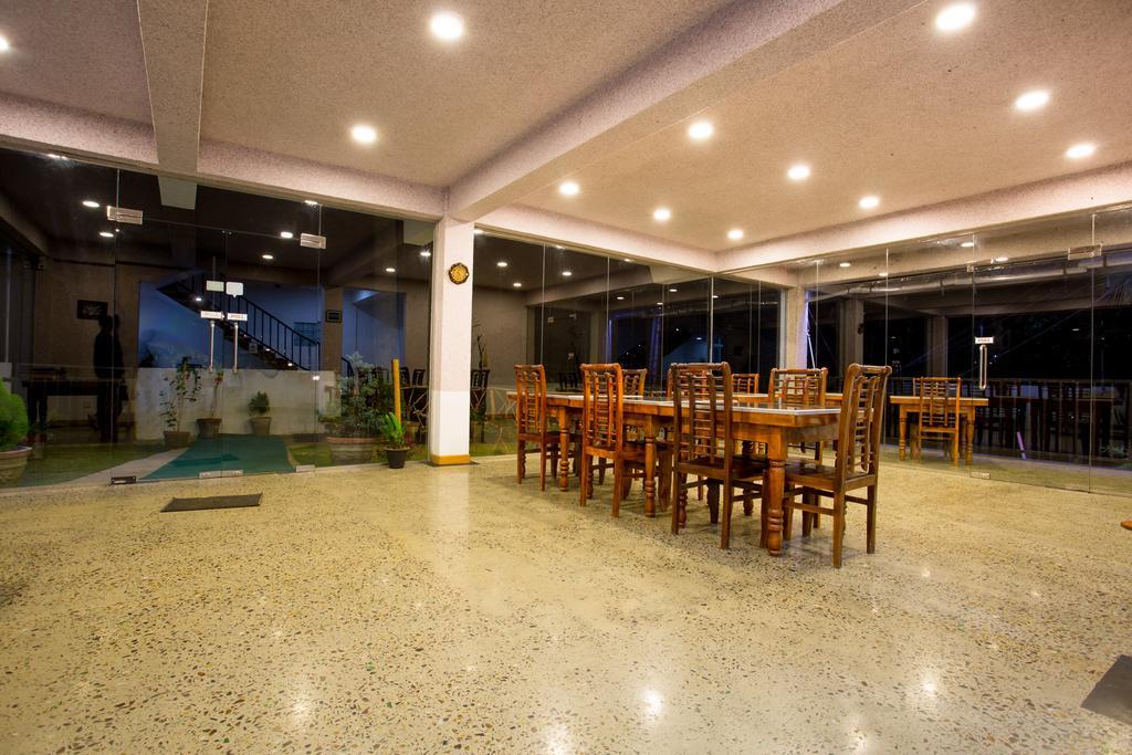 The Tenth Hotel إيلا المظهر الخارجي الصورة